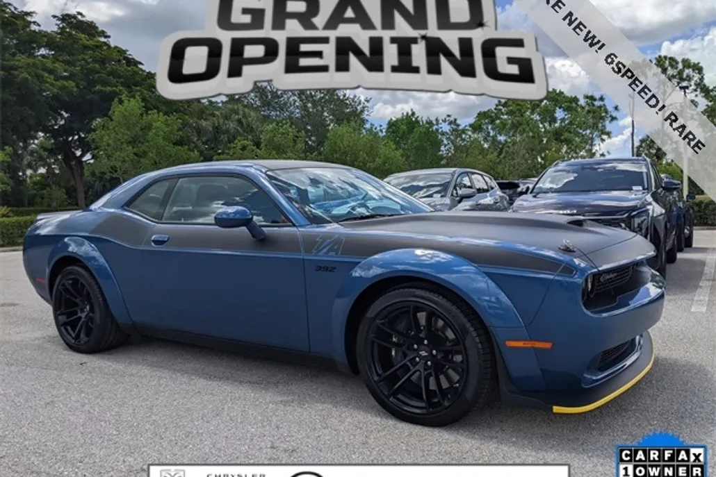 2023 Dodge Challenger R/T Scat Pack Widebody photo 1