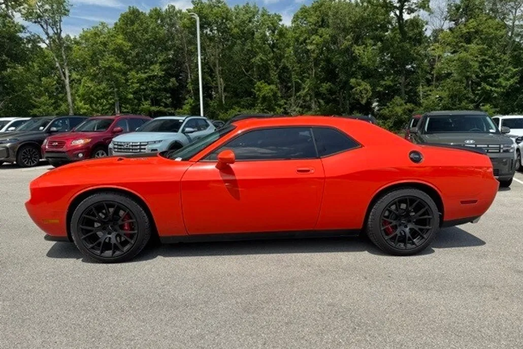 2009 Dodge Challenger SRT8 photo 1