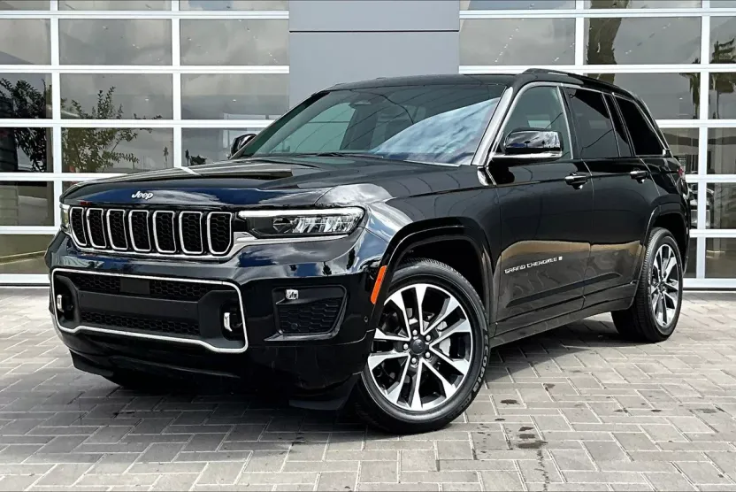 2022 Jeep Grand Cherokee Overland photo 1