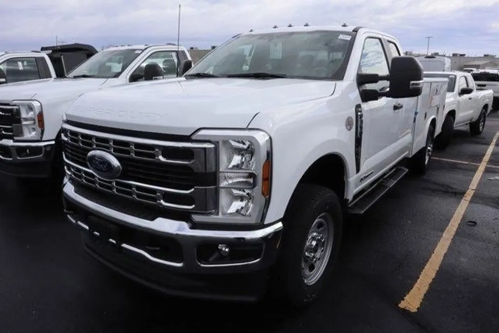 2024 Ford F-350 XL photo 1