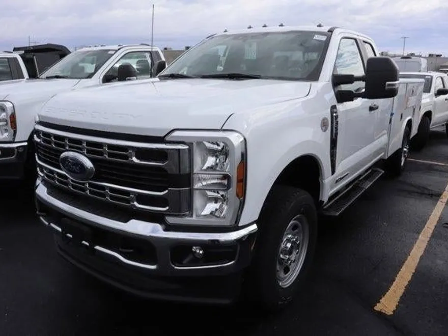 2024 Ford F-350 XL photo 1