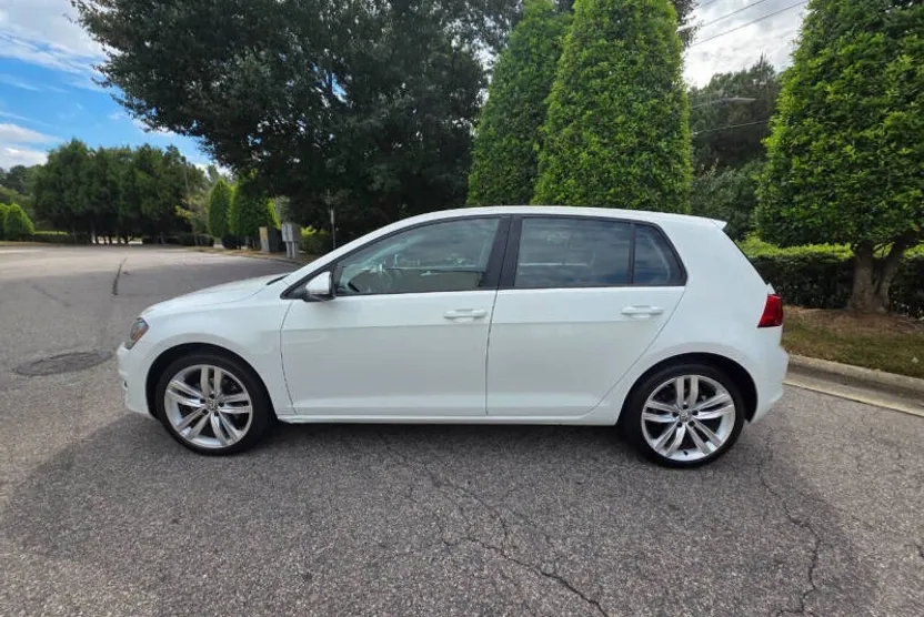 2016 Volkswagen Golf TSI SEL photo 1