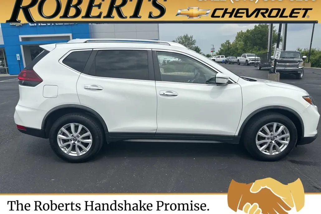 2020 Nissan Rogue SV photo 1