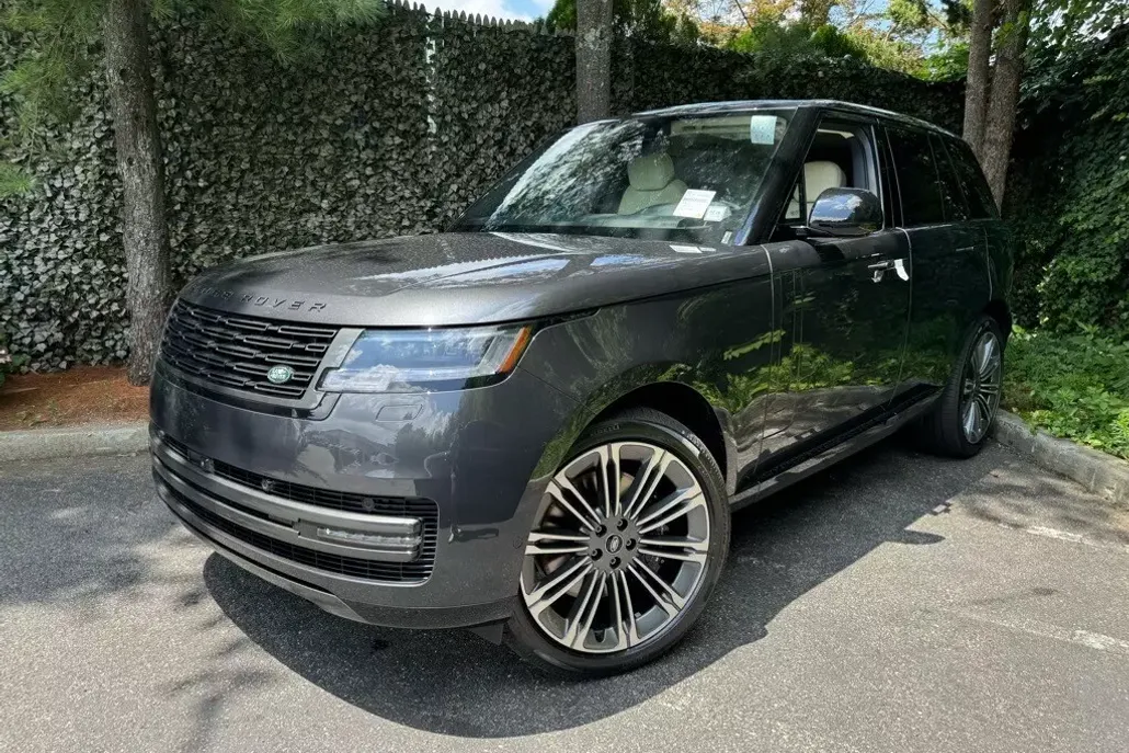 2025 Land Rover Range Rover SE photo 1