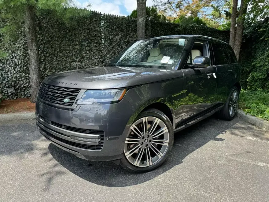 2025 Land Rover Range Rover SE photo 1