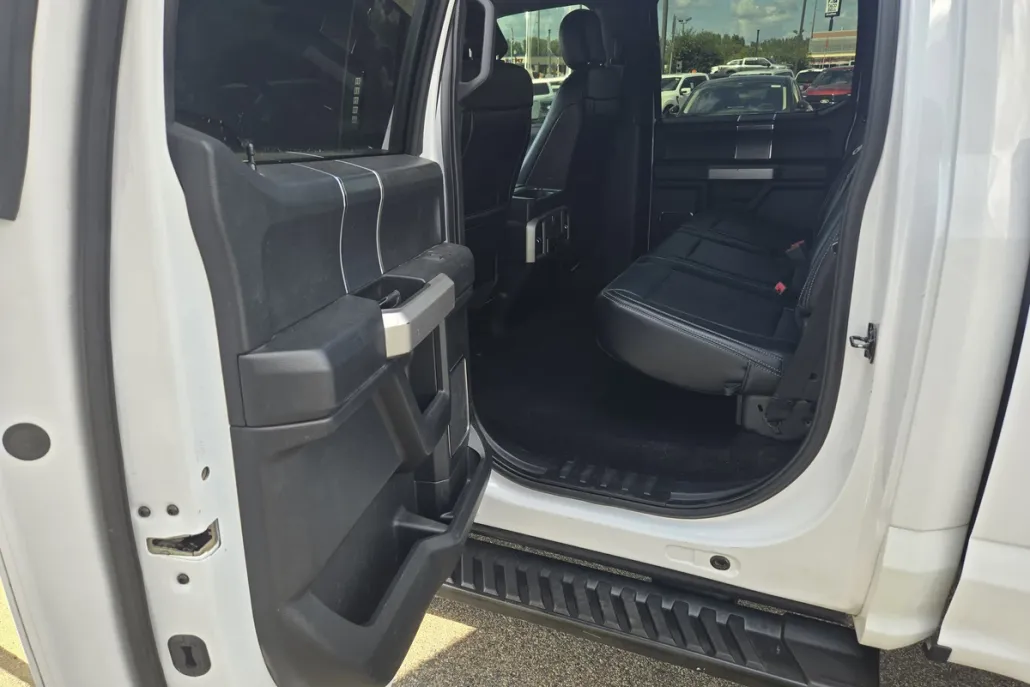 2019 Ford F-150 Lariat photo 1