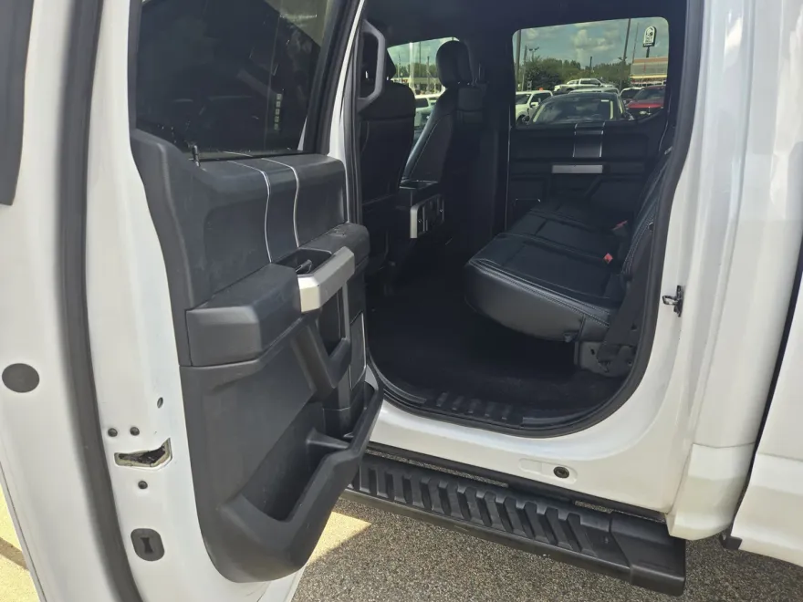 2019 Ford F-150 Lariat photo 1