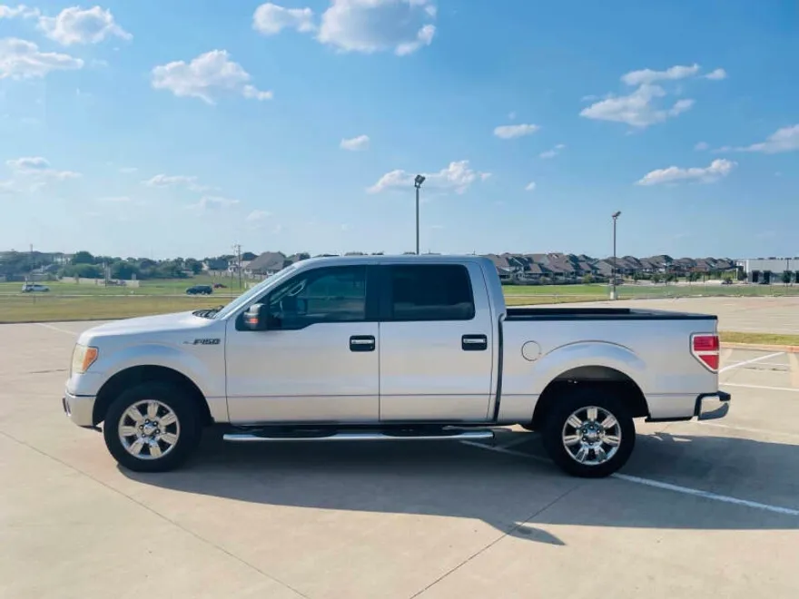 2010 Ford F-150 XLT photo 1