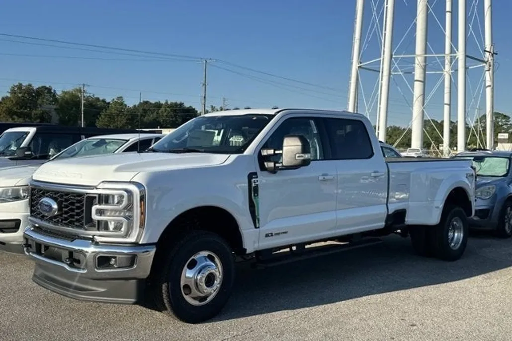 2026 Ford F-350 XLT photo 1
