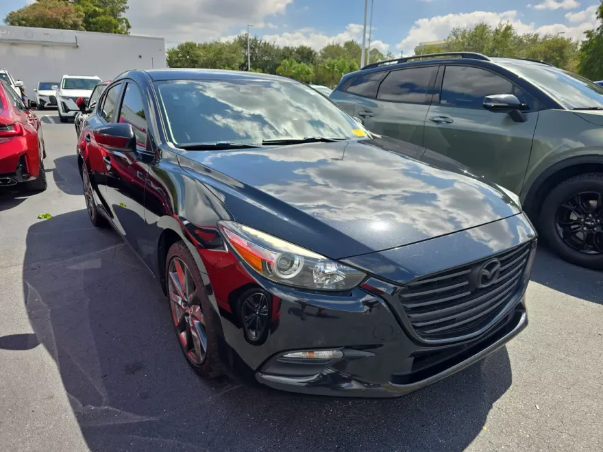 2018 Mazda Mazda3 Touring photo 1