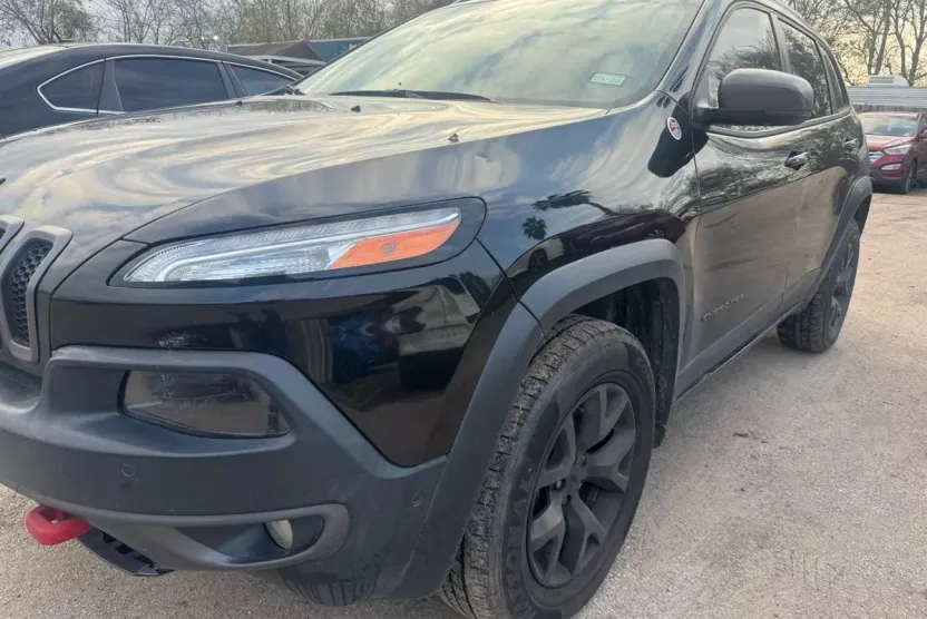 2015 Jeep Cherokee Trailhawk Sport photo 1