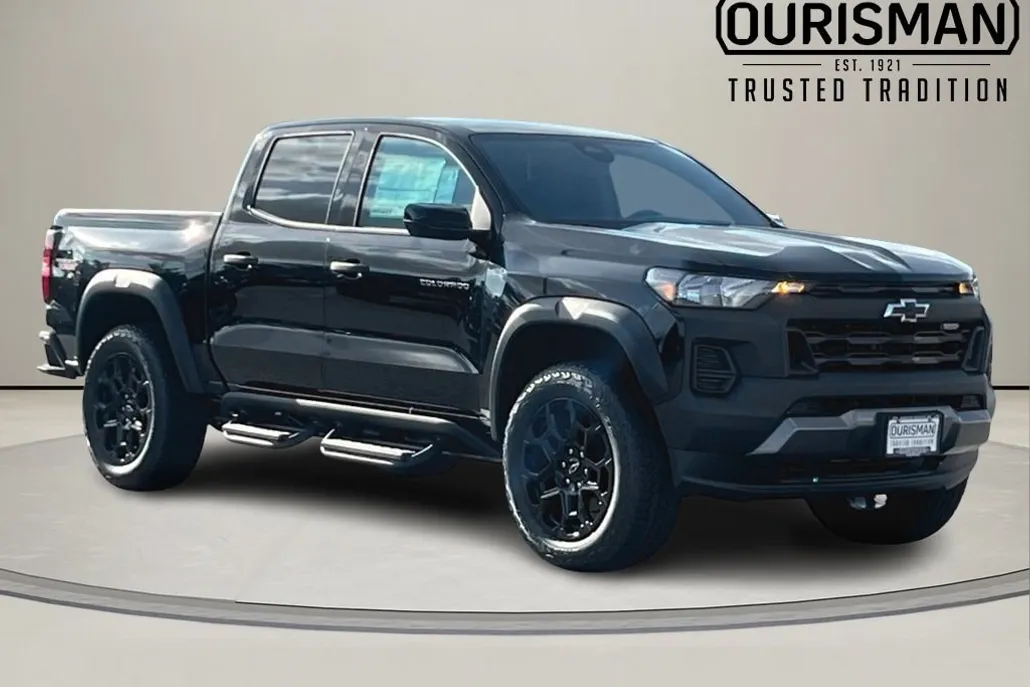 2026 Chevrolet Colorado Trail Boss photo 1