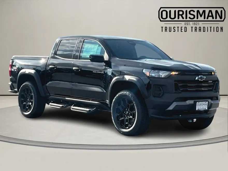 2026 Chevrolet Colorado Trail Boss photo 1