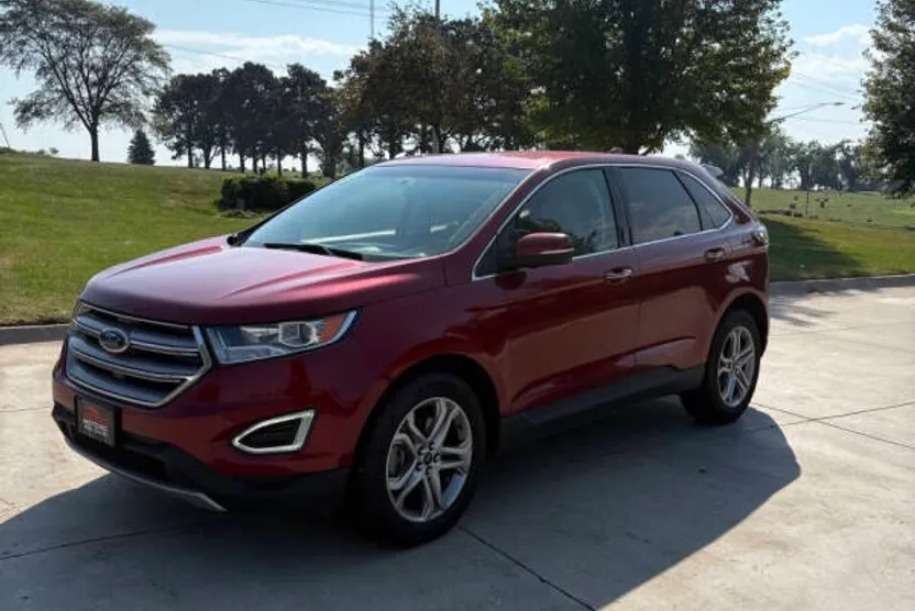 2017 Ford Edge Titanium photo 1
