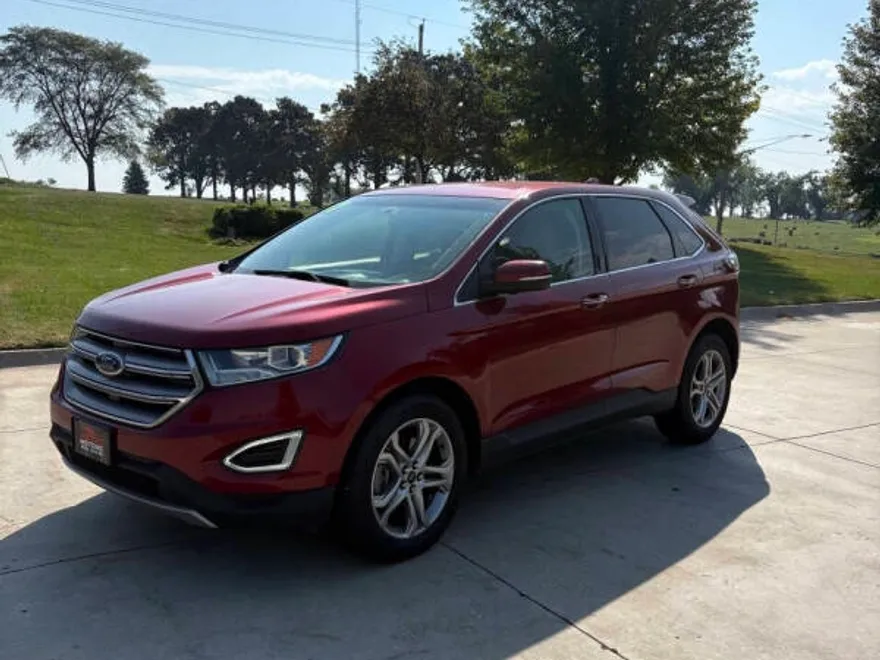 2017 Ford Edge Titanium photo 1