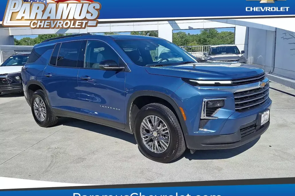 2025 Chevrolet Traverse photo 1
