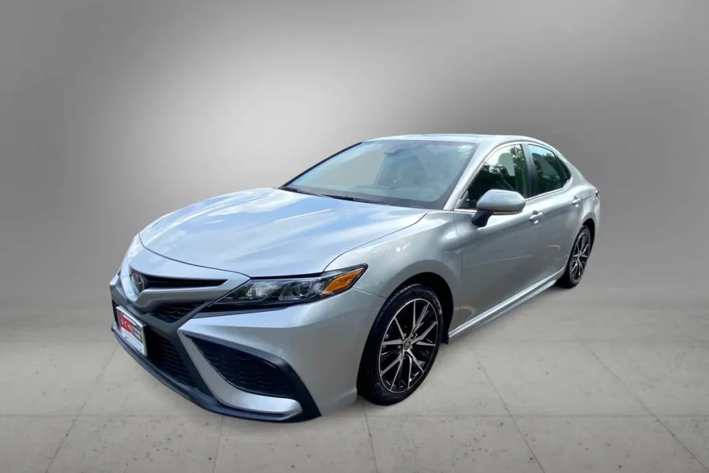 2023 Toyota Camry SE photo 1