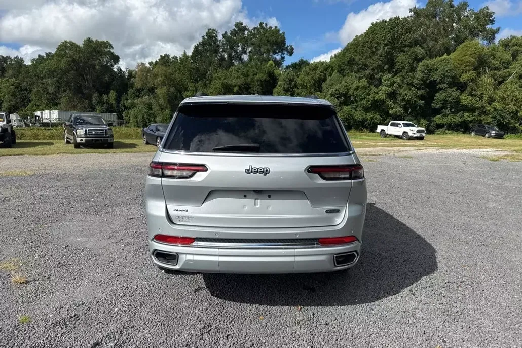 2023 Jeep Grand Cherokee Overland photo 1