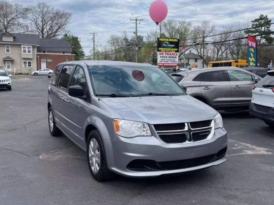 2017 Dodge Grand Caravan SE SXT Express photo 1