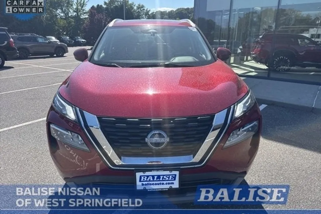 2022 Nissan Rogue SV photo 1