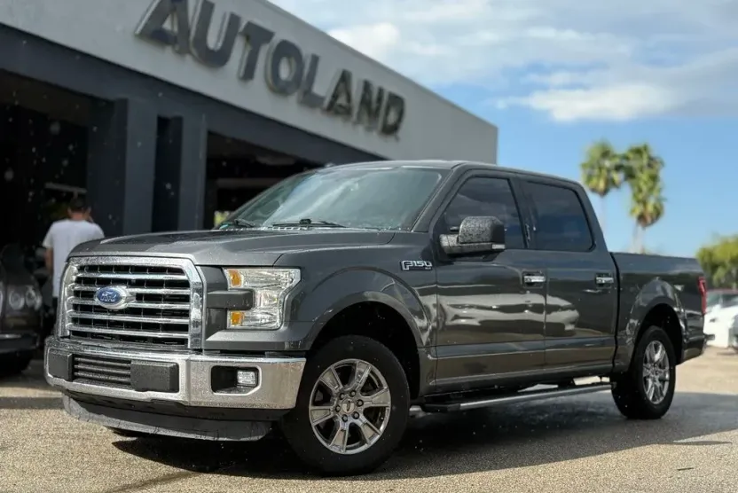 2015 Ford F-150 XLT photo 1