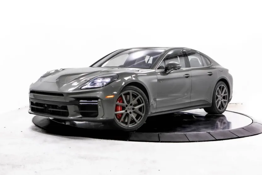 2026 Porsche Panamera E-Hybrid Turbo photo 1