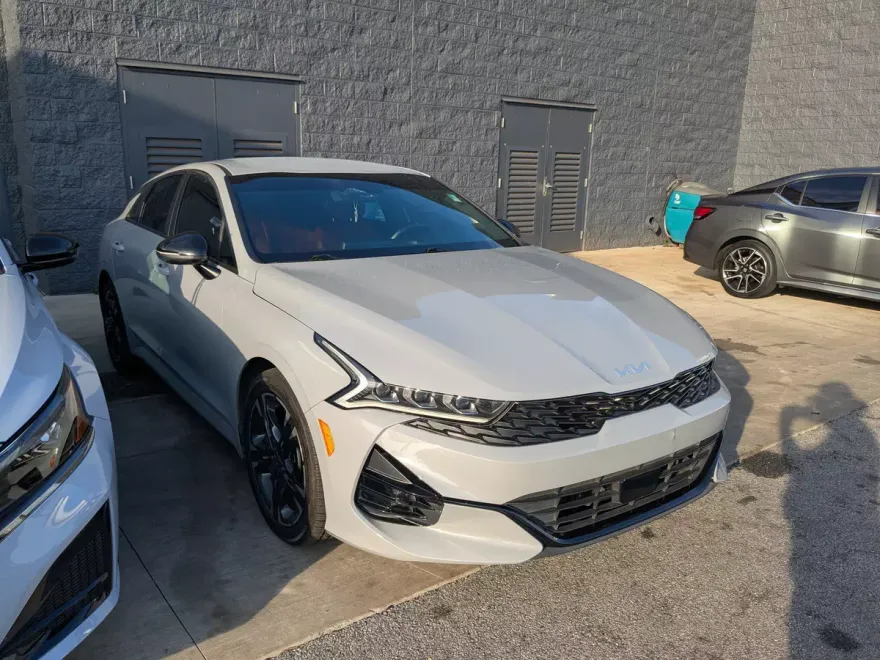 2023 Kia K5 GT-Line photo 1
