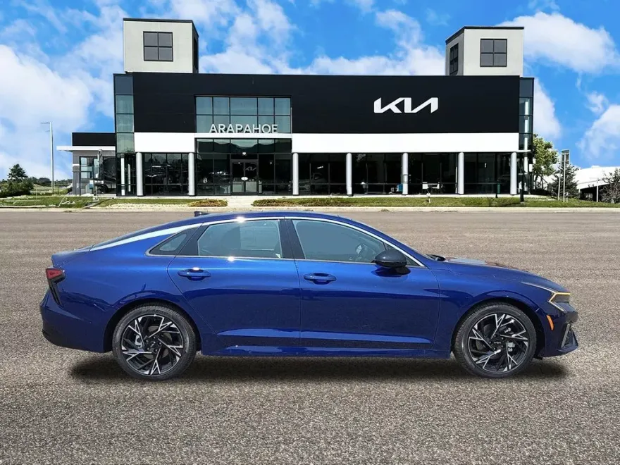 2025 Kia K5 GT-Line photo 1
