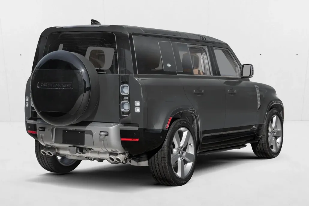 2025 Land Rover Defender 110 V8 photo 1