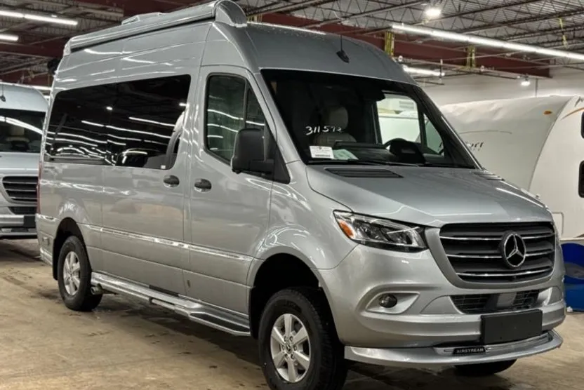 2025 Mercedes Benz Sprinter 2500 photo 1