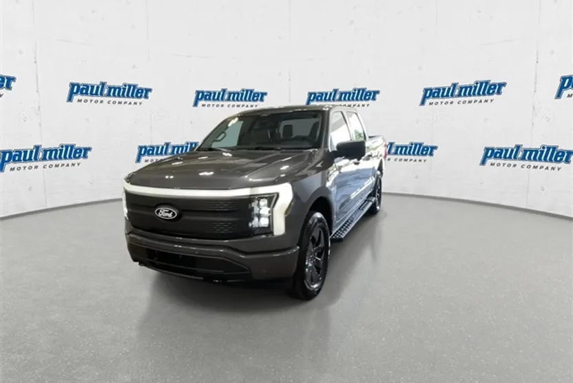 2025 Ford F-150 Lightning photo 1