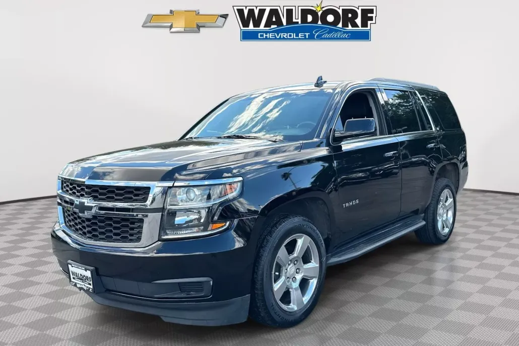 2017 Chevrolet Tahoe LT photo 1