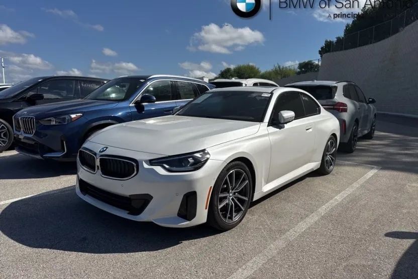 2024 Bmw 230i Coupe photo 1