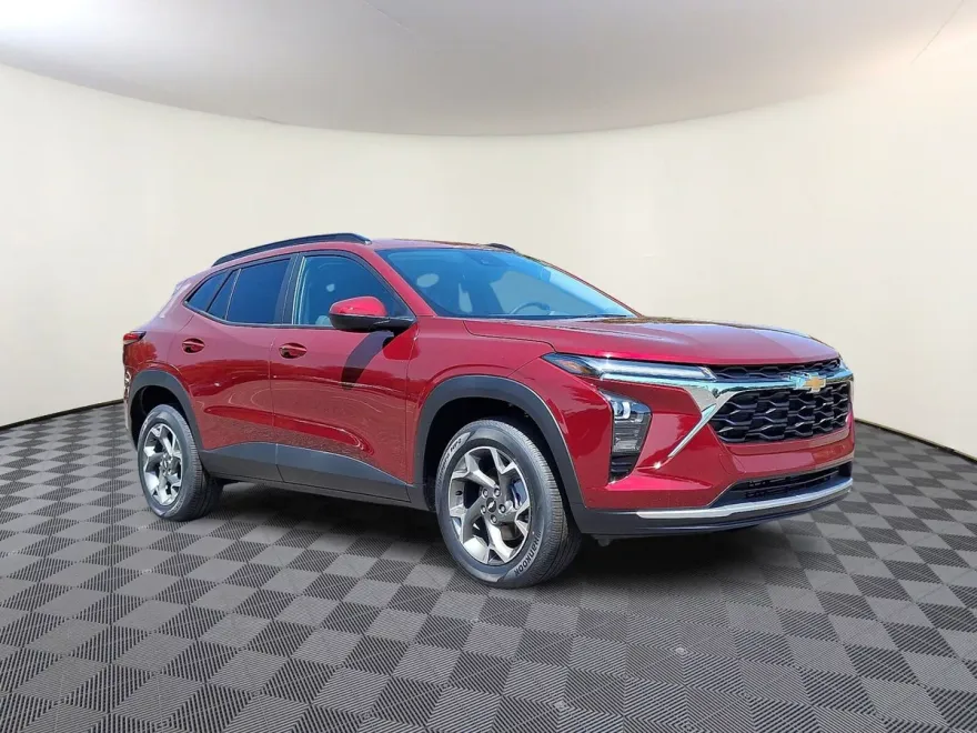 2025 Chevrolet Trax LT photo 1
