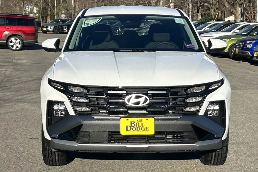 2025 Hyundai Tucson SE photo 1