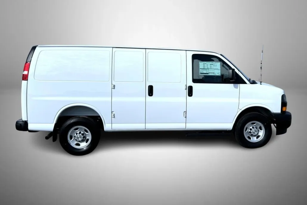 2025 Chevrolet Express 2500 Cargo photo 1