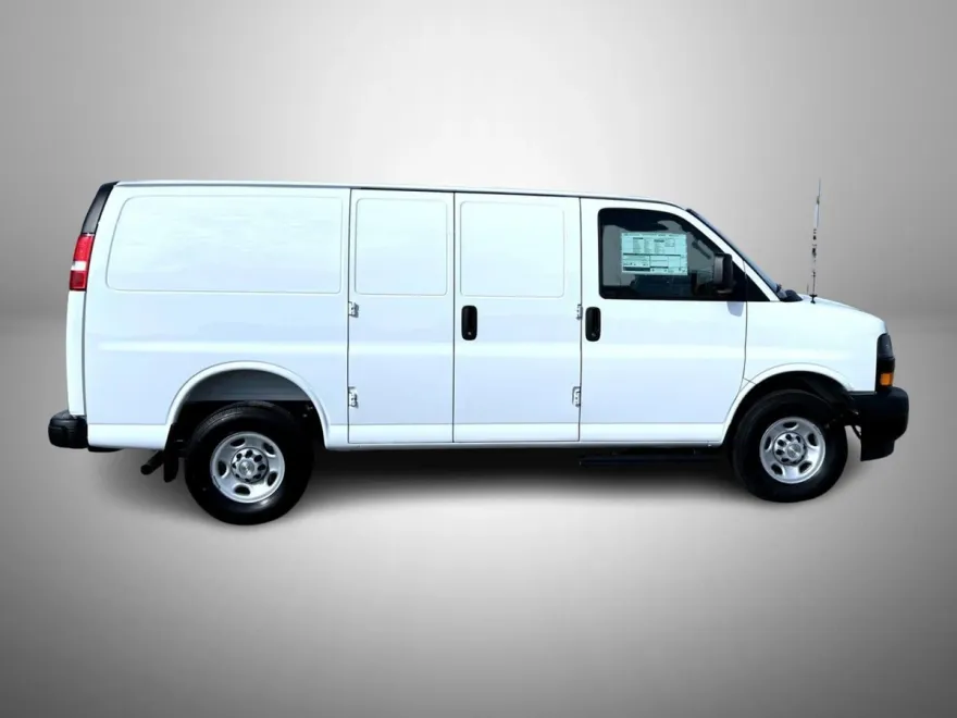 2025 Chevrolet Express 2500 Cargo photo 1