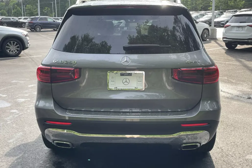 2025 Mercedes Benz GLB 250 4MATIC photo 1