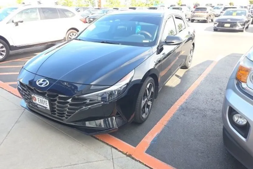 2023 Hyundai Elantra Hybrid Limited photo 1