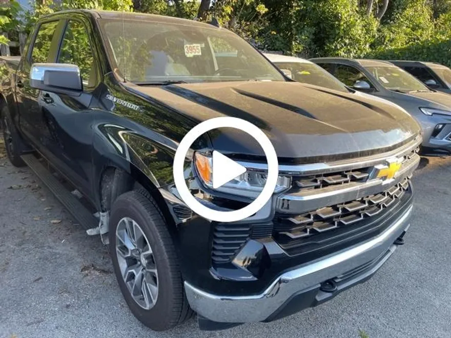 2022 Chevrolet Silverado 1500 LT photo 1