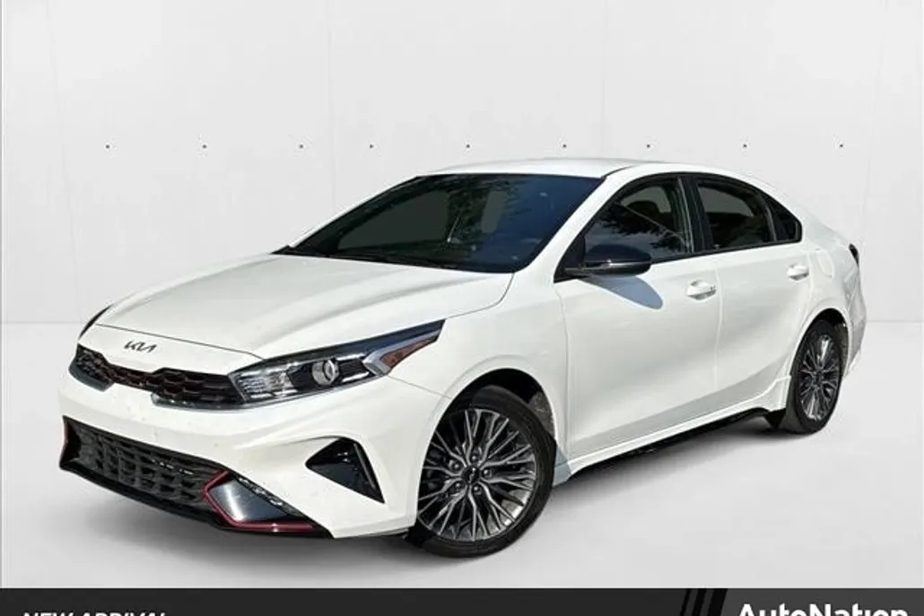 2023 Kia Forte GT-Line photo 1
