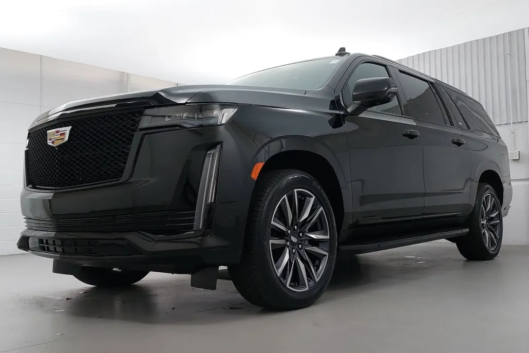 2023 Cadillac Escalade ESV Sport photo 1