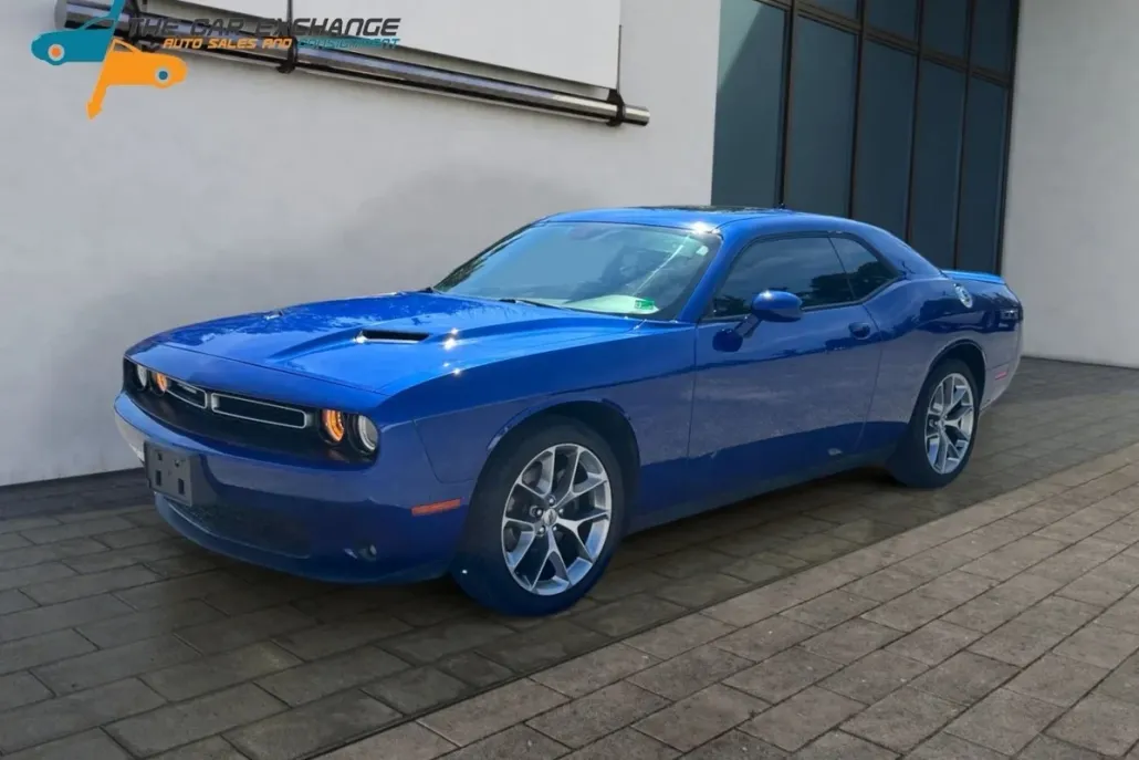 2021 Dodge Challenger SXT photo 1
