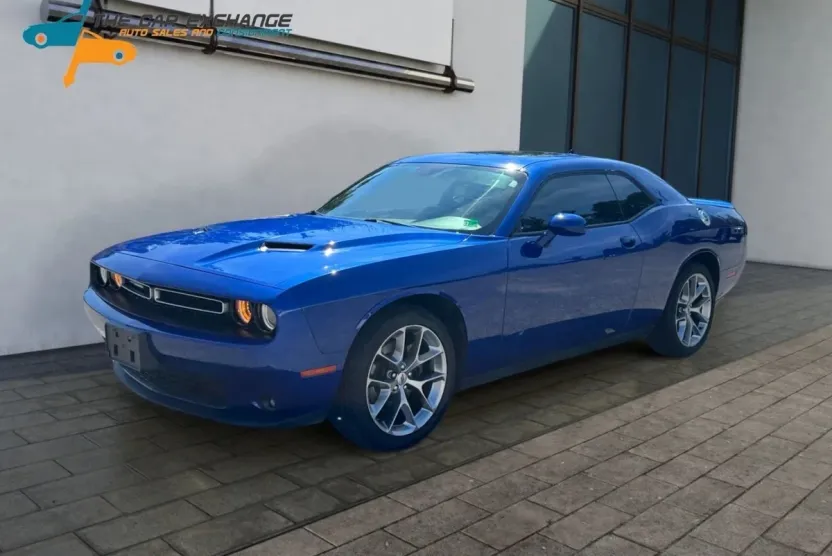 2021 Dodge Challenger SXT photo 1