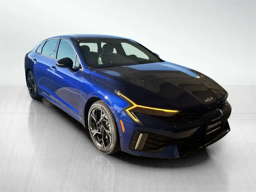 2025 Kia K5 GT-Line photo 1
