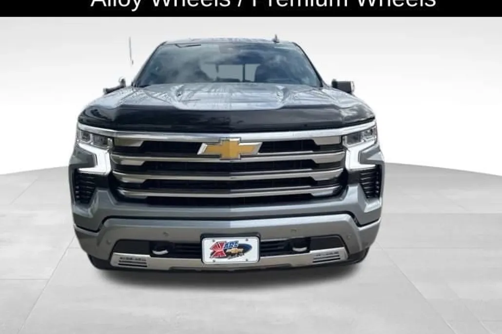 2025 Chevrolet Silverado 1500 High Country photo 1