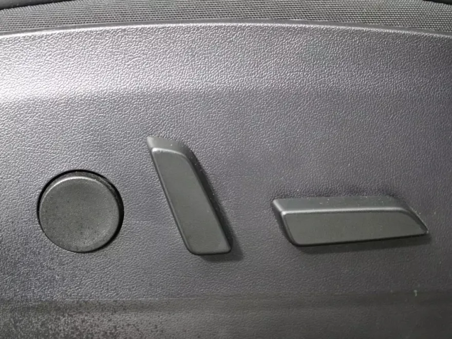 2020 Tesla Model Y Long Range photo 26