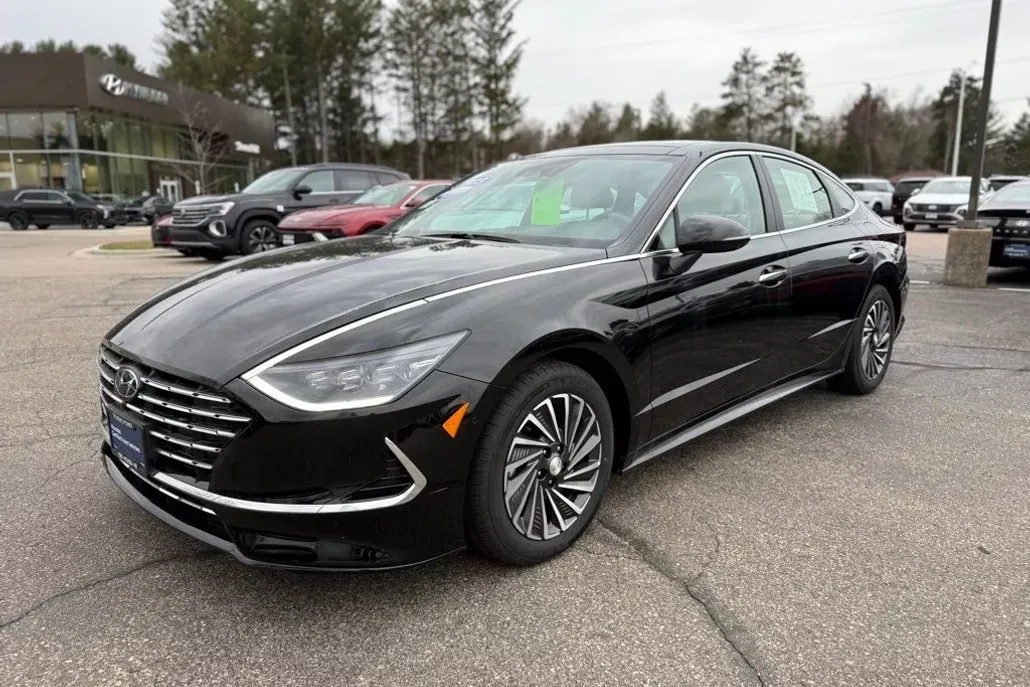 2023 Hyundai Sonata Hybrid Limited photo 1