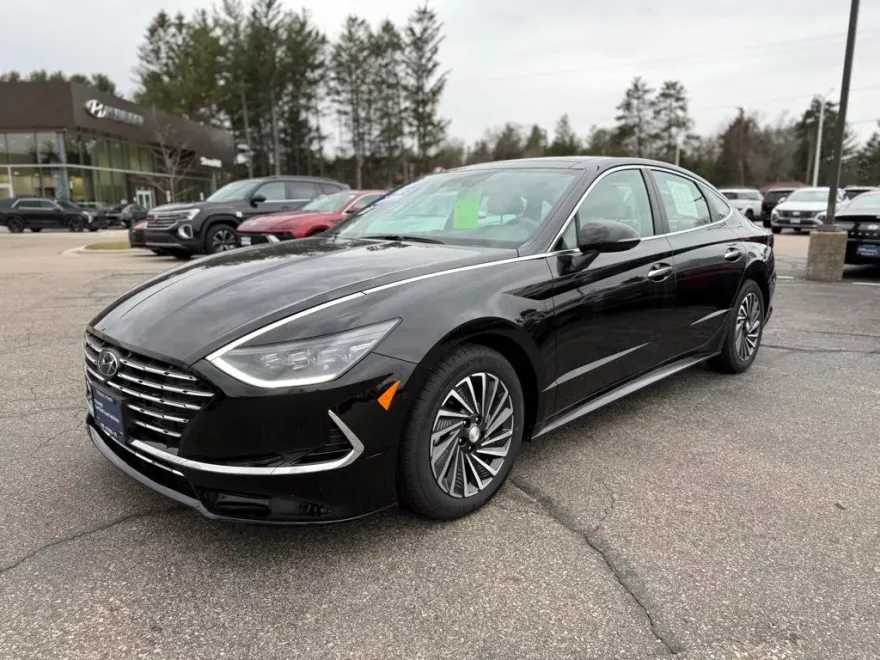 2023 Hyundai Sonata Hybrid Limited photo 1