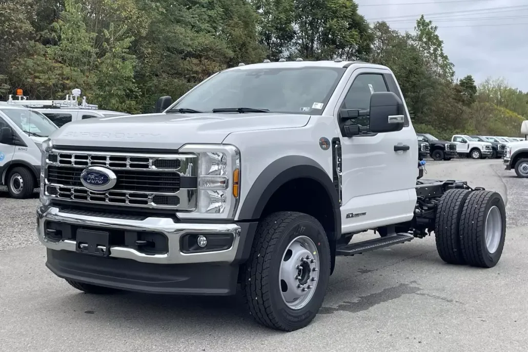 2024 Ford F-600 photo 1
